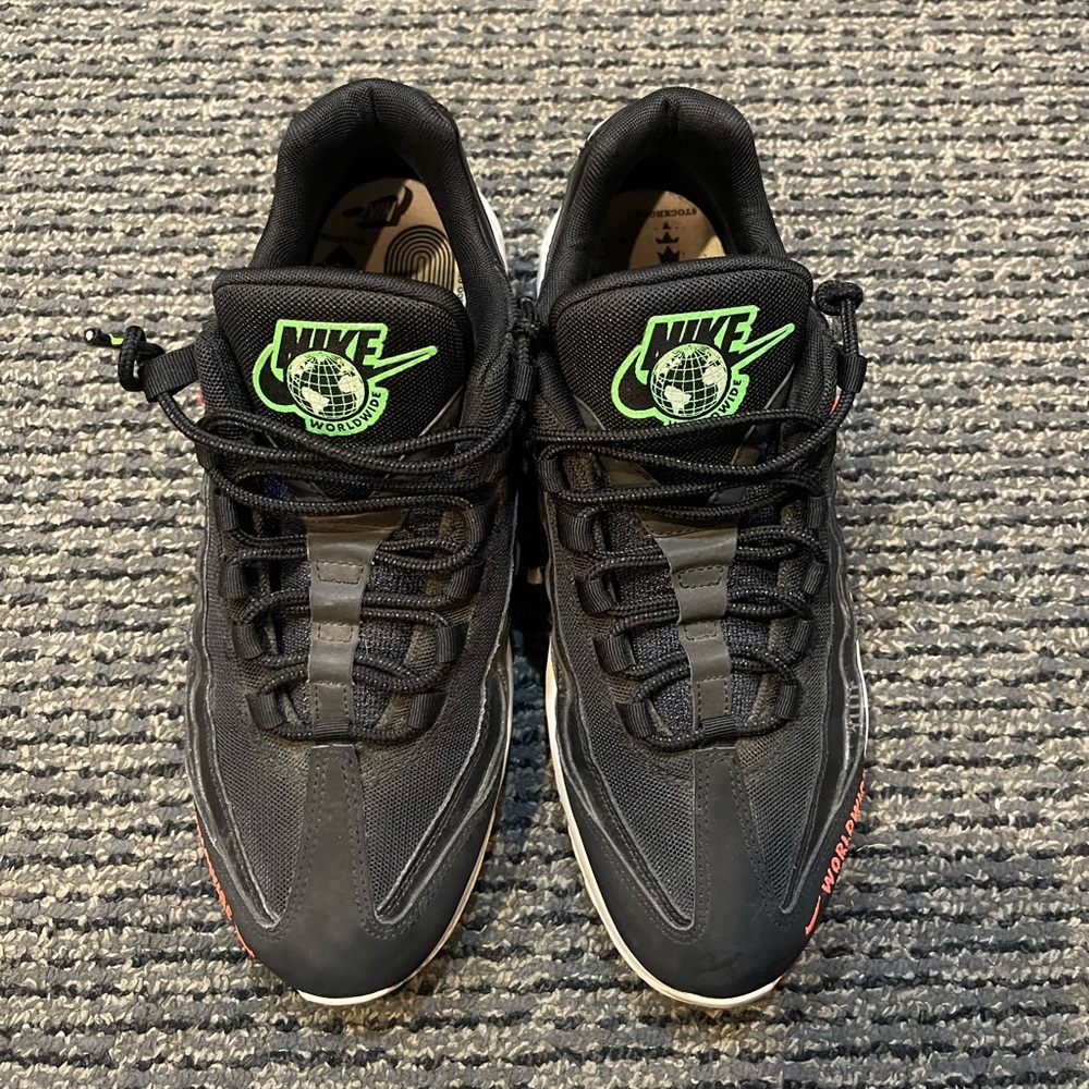Nike Airmax 95s Worldwide in a size 10 in Men’s